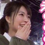 黒いパンストを身に着けたスーツ姿の美人女子大生が激しい杭打ちピストンで感じ入るずらしハメの様子を収録